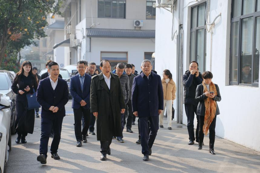 市政協(xié)黨組副書(shū)記、副主席許明一行赴律威調(diào)解中心調(diào)研